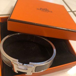 Hermes CLIC H Bracelet In Grey with silver hardware -size small (authentic)